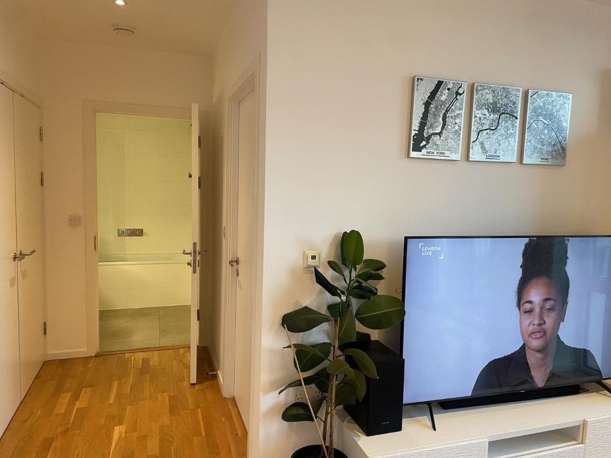 Luxury En-Suite Room Olympic Village In Shared Apartment London Exterior photo