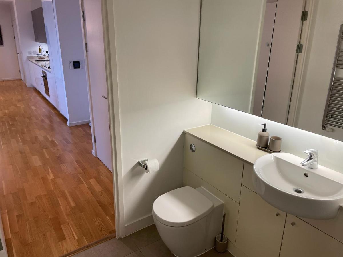 Luxury En-Suite Room Olympic Village In Shared Apartment London Exterior photo